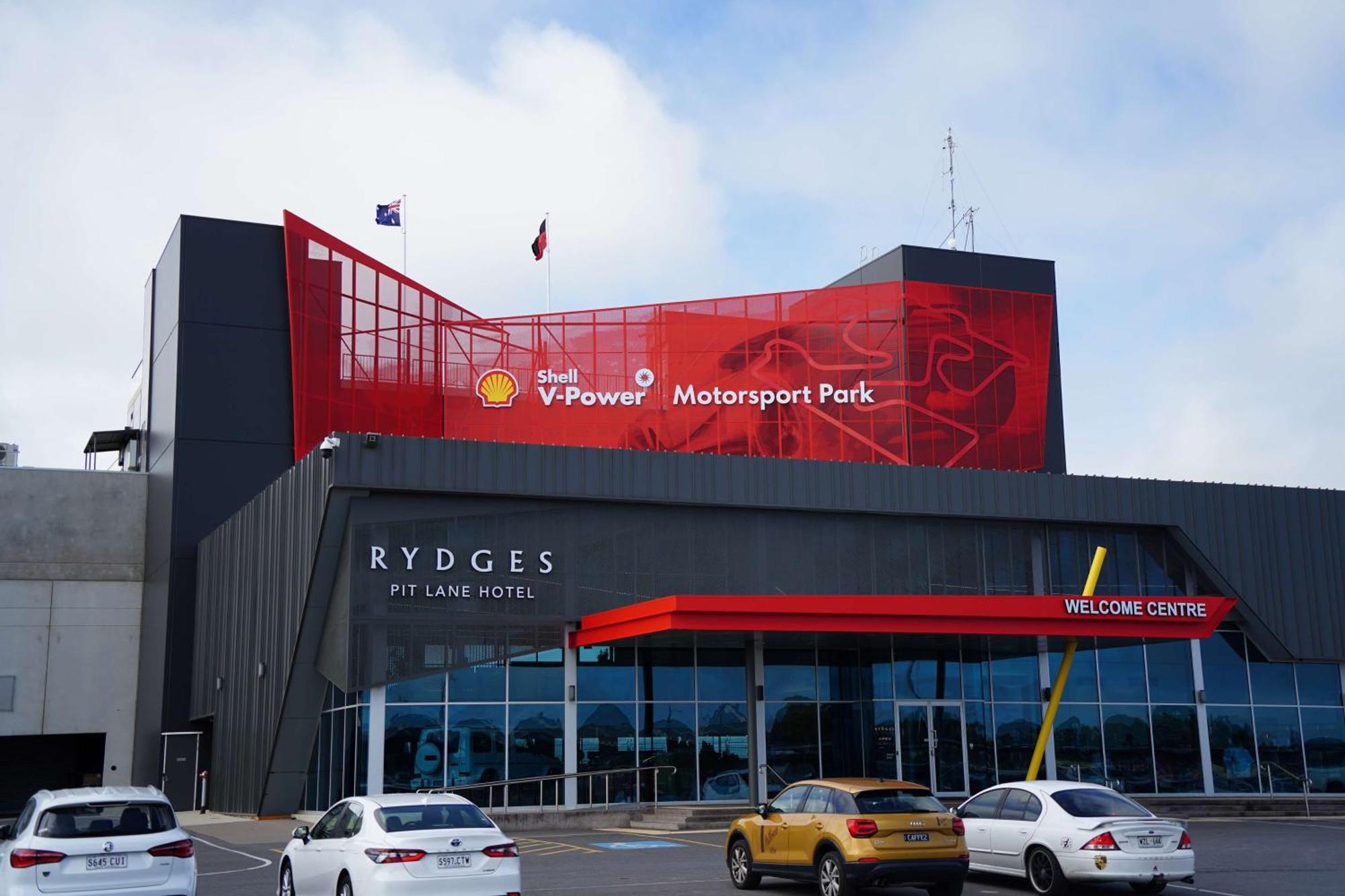 Отель Rydges Pit Lane Тейлем-Бенд Экстерьер фото