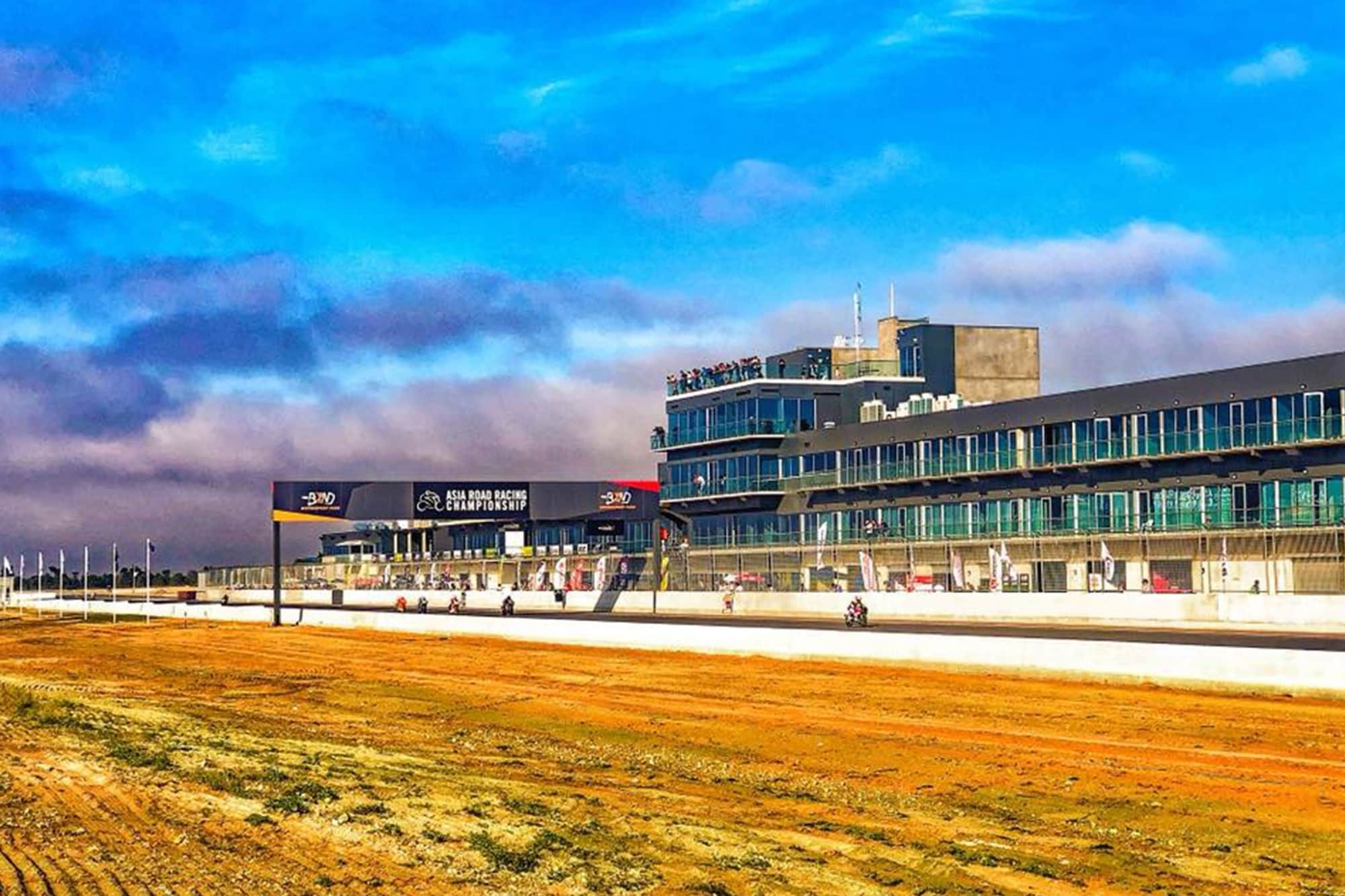 Отель Rydges Pit Lane Тейлем-Бенд Экстерьер фото